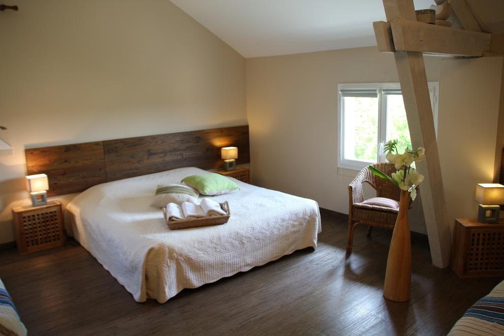 Chambres D'Hotes Domaine De Compostelle Casteide-Candau Экстерьер фото